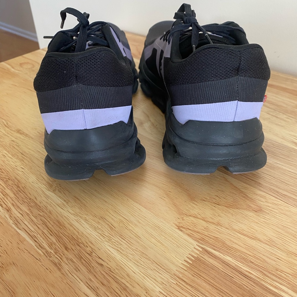 OnCloud Runner Athletic Shoes Lilac/Black/Purple - Picture 7 of 12